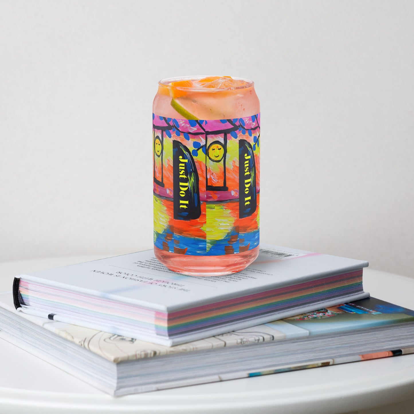 Just Do It Can-shaped glass