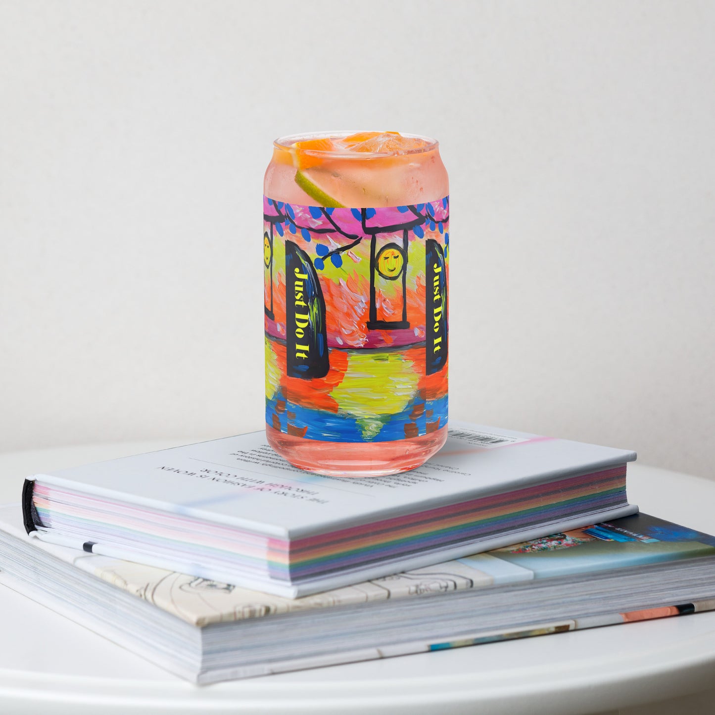 Just Do It Can-shaped glass